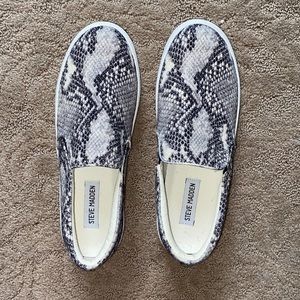Steve Madden Slip-on Sneakers